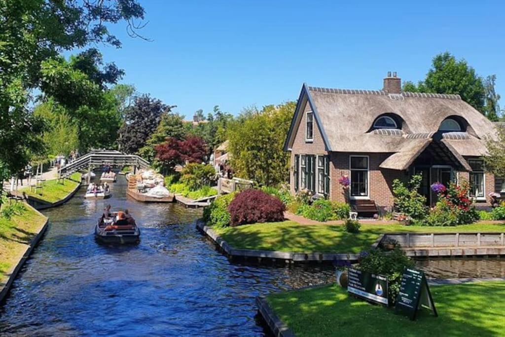 Tiny House Giethoornヴィラ エクステリア 写真